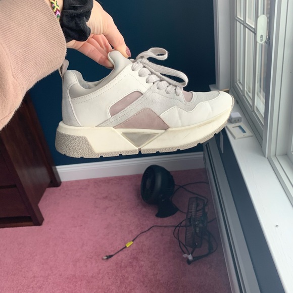 Dolce Sneakers - Picture 4 of 6